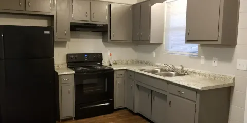 N Water Ave
